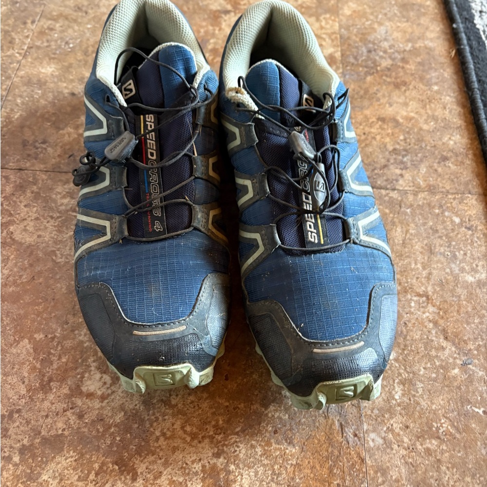 Salomon Blue Athletic Shoes with Quick-Lace System and Rugged Design